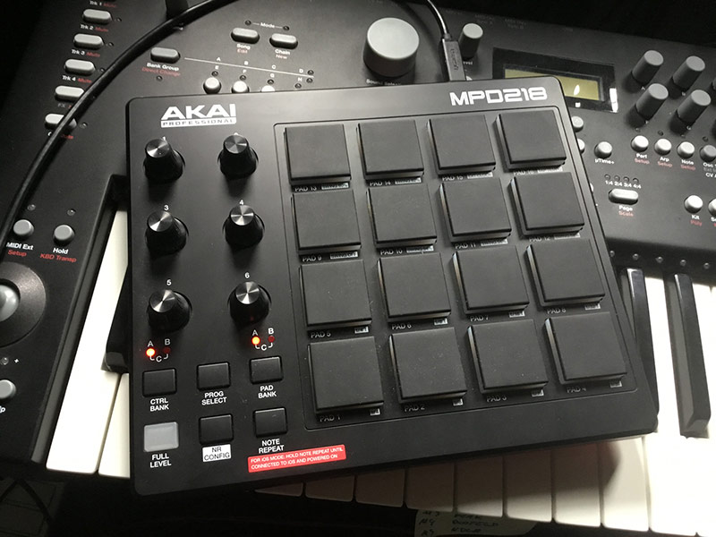 akai mdp218 controleur midi avis
