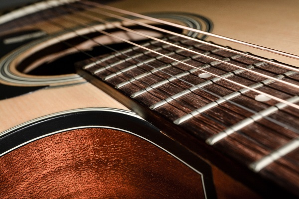 comment-choisir-cordes-guitare-acoustique