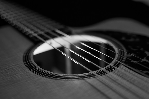 comment-conserver-cordes-guitare-acoustique