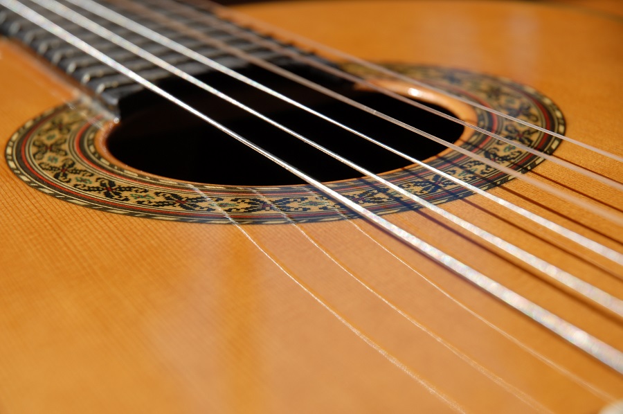 meilleures-cordes-guitare-classique