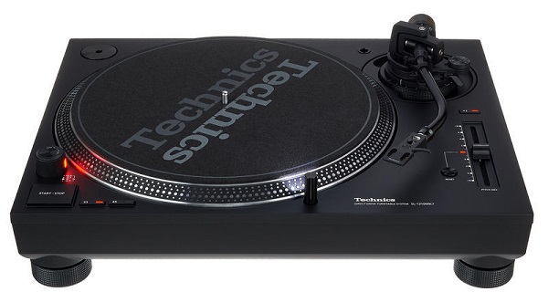 Technics-SL1210-MK7