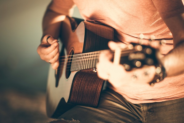 comment-choisir-guitare-lag