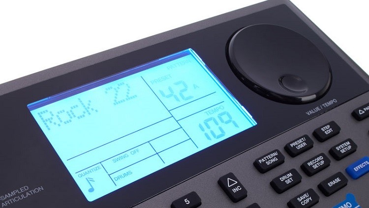 ecran-Alesis-SR18