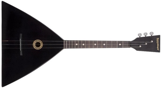 Balalaika-Fedor-noire-trois-cordes