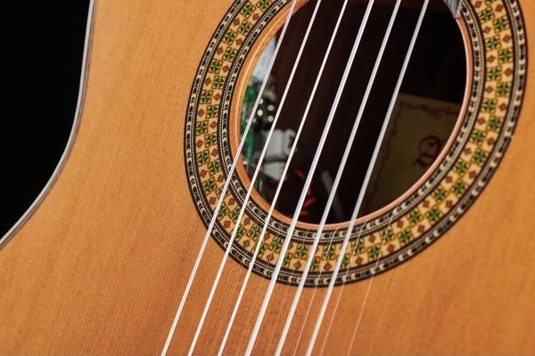 guide-comparatif-guitares-Alhambra
