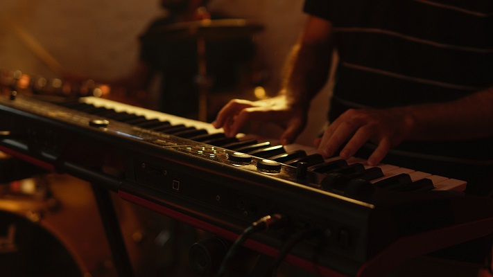 guide-comparatif-pianos-scene