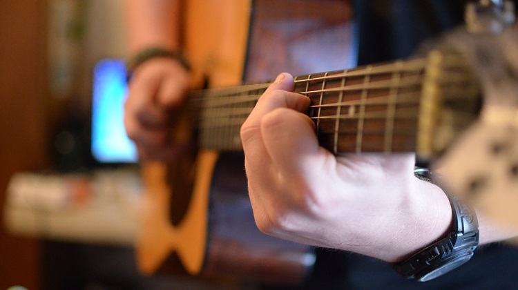 comment-apprendre-guitare
