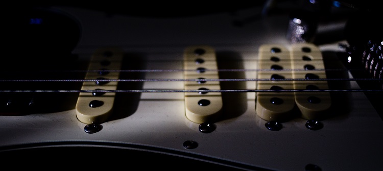 frequence-remplacement-cordes-guitare