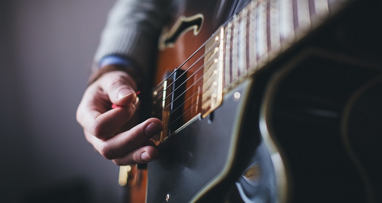 guide-accelerer-apprentissage-guitare
