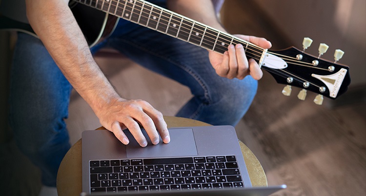 guide-comparatif-cours-guitare-ligne