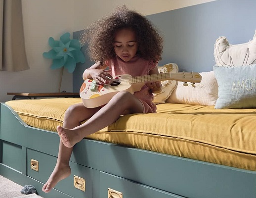 quel-age-debuter-guitare-enfant