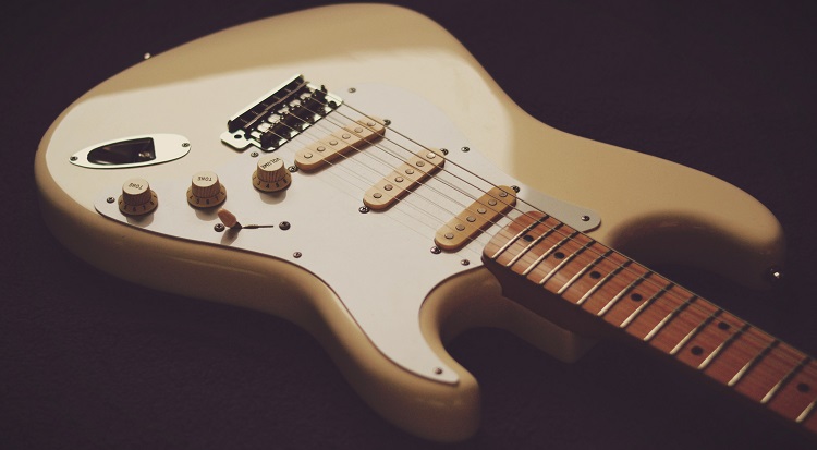principales-differences-entre-stratocaster-telecaster