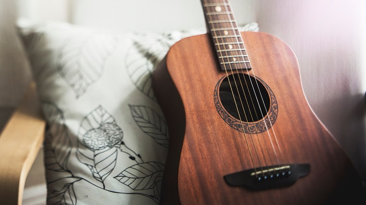 avantages-guitare-acoustique
