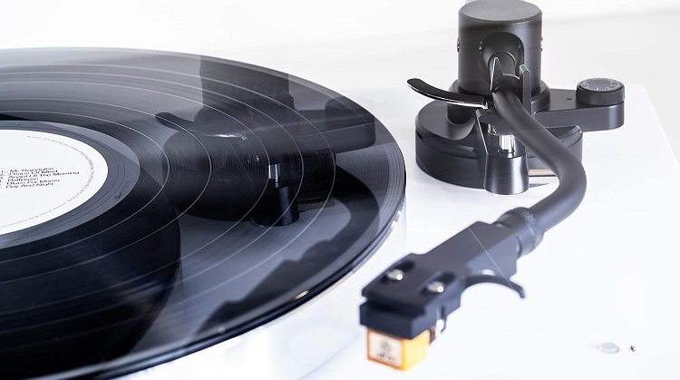 comment-choisir-platine-vinyle-blanche
