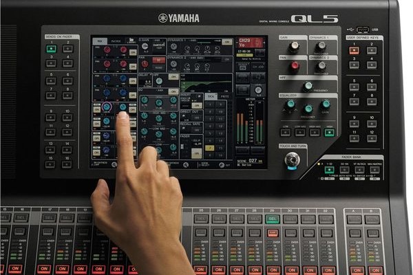quelle-table-mixage-Yamaha-choisir