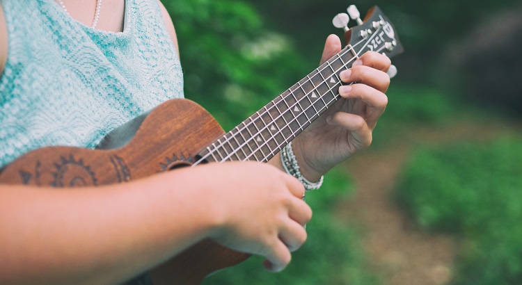 choisir-entre-ukulele-guitare