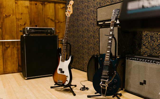 comparaison-basse-electrique-guitare-electrique
