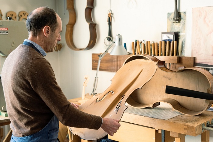 Luthier traditionnel Nantes Bernard Kaigre