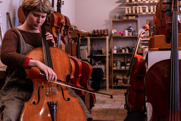 Mélanie Kaltenbach luthier Paris
