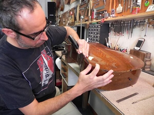 Olivier Villefranche luthier Marseille