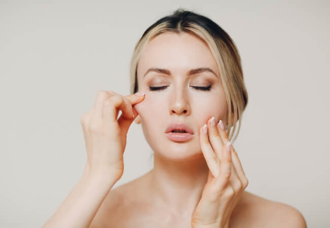 Stimulation muscle visage pour chant