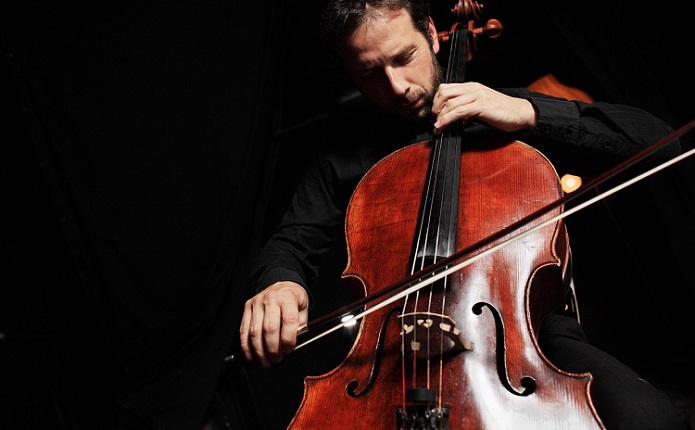 comment-tenir-violoncelle-contrebasse