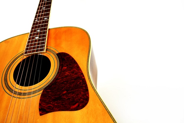 recommandation guitare folk