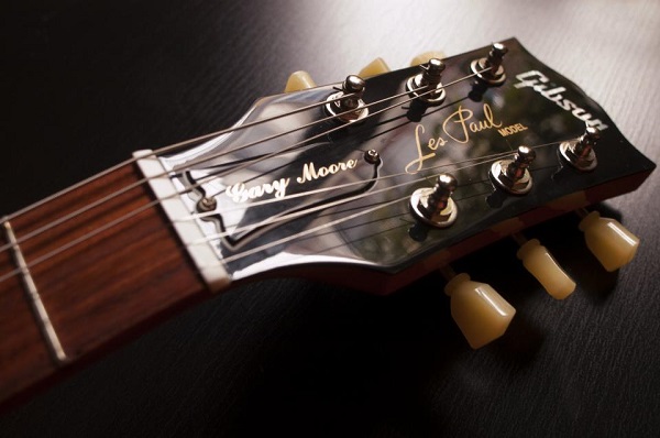 retrait corde guitare electrique