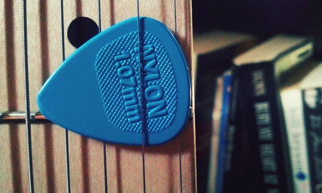 sonorite cordes filet plat guitare